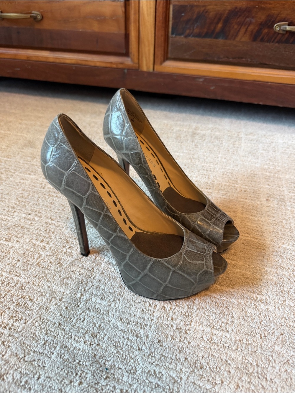 Enzo Angiolini Gray Croc-Embossed Peep Toe Platform Heels 6